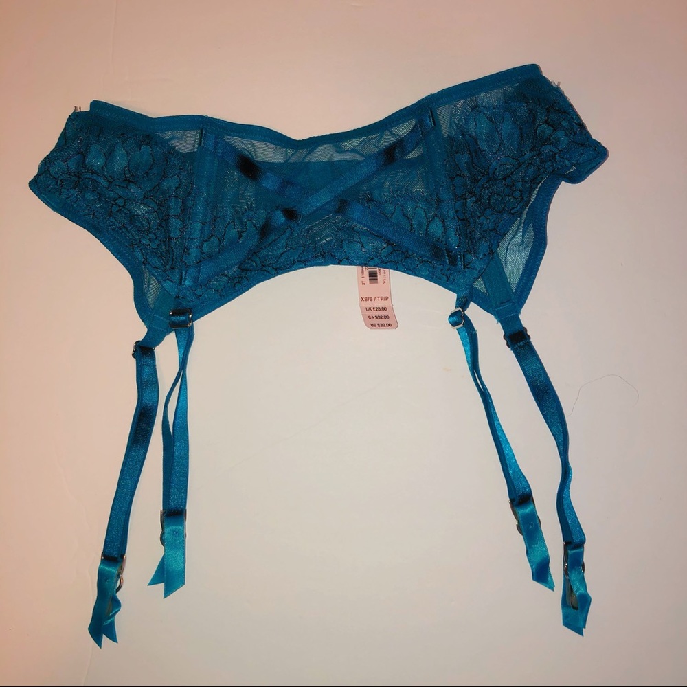 BRAND NEW Victoria’s Secret Lace Garter Belt